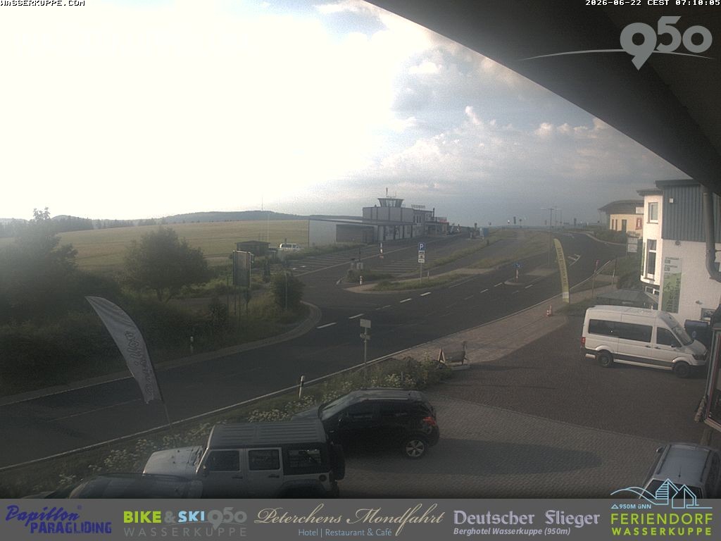 Archiv Foto Webcam Wasserkuppe: Gleitschirm-Flugschule Papillon