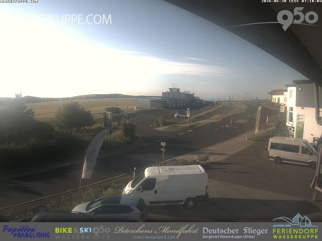 Archiv Foto Webcam Wasserkuppe: Gleitschirm-Flugschule Papillon