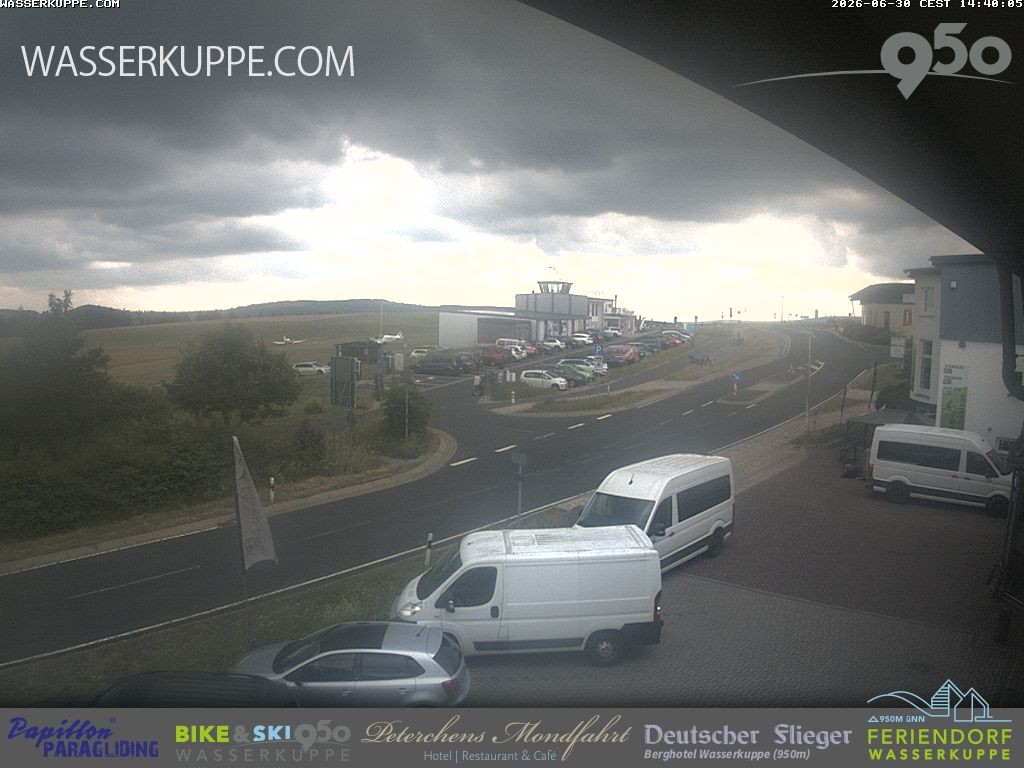 Archiv Foto Webcam Wasserkuppe: Gleitschirm-Flugschule Papillon