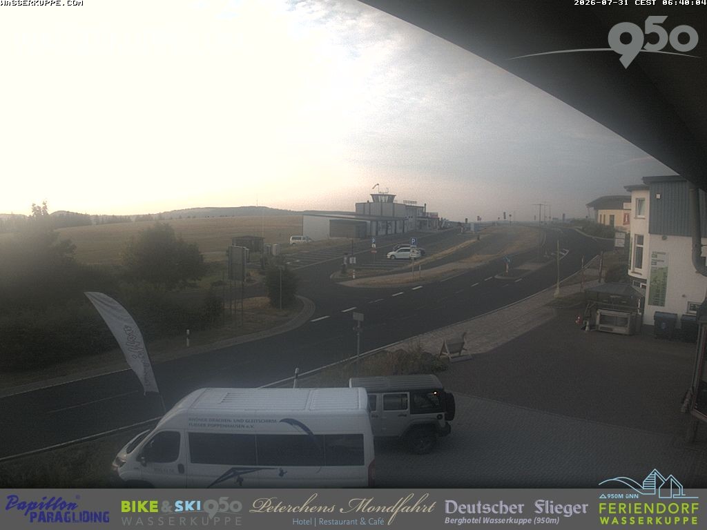 Archiv Foto Webcam Wasserkuppe: Gleitschirm-Flugschule Papillon