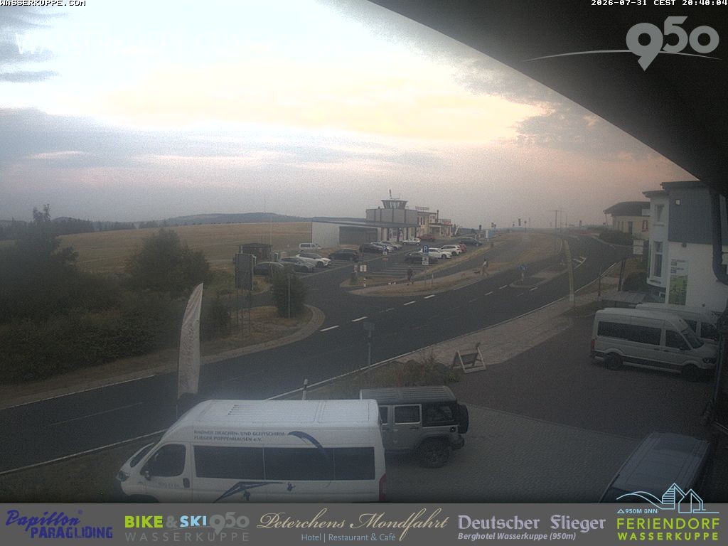 Archiv Foto Webcam Wasserkuppe: Gleitschirm-Flugschule Papillon