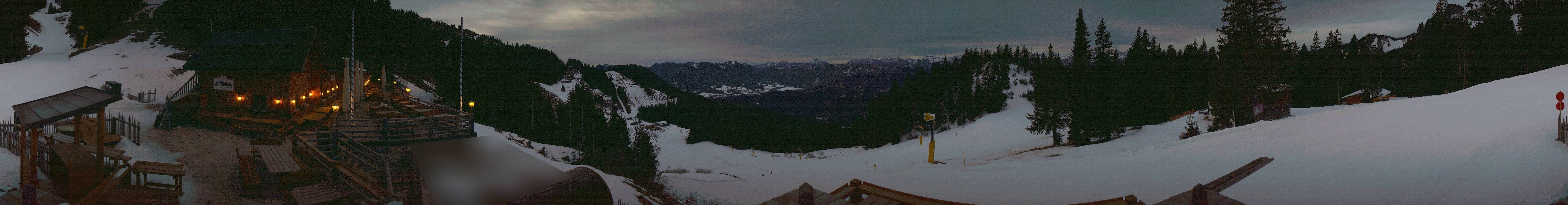 Archived image Webcam Lenggries-Brauneck: Bayern Hütte