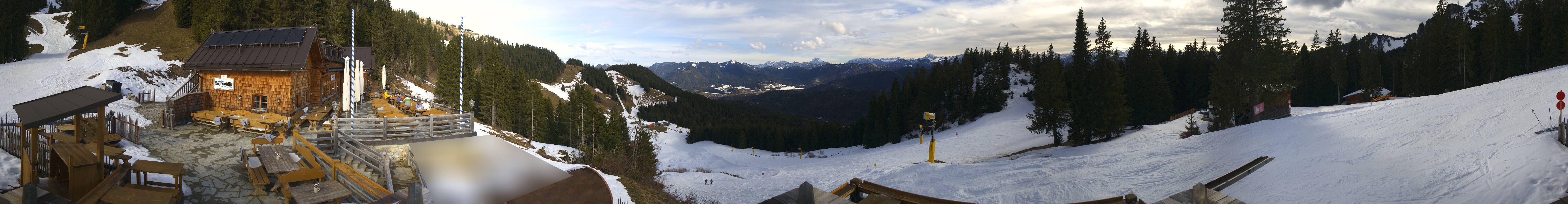 Archived image Webcam Lenggries-Brauneck: Bayern Hütte