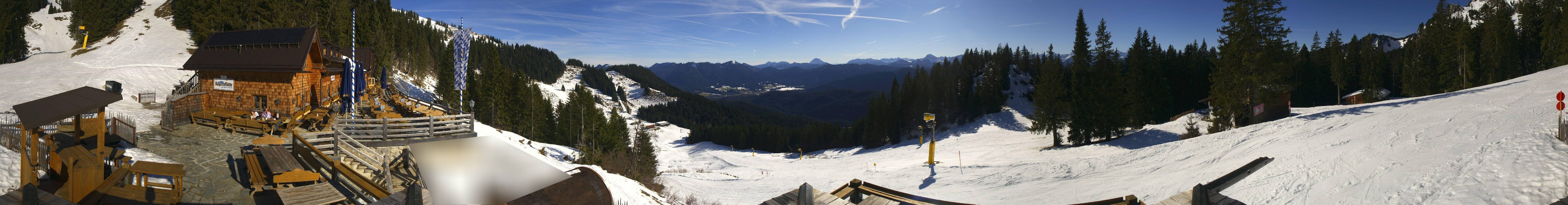 Archived image Webcam Lenggries-Brauneck: Bayern Hütte