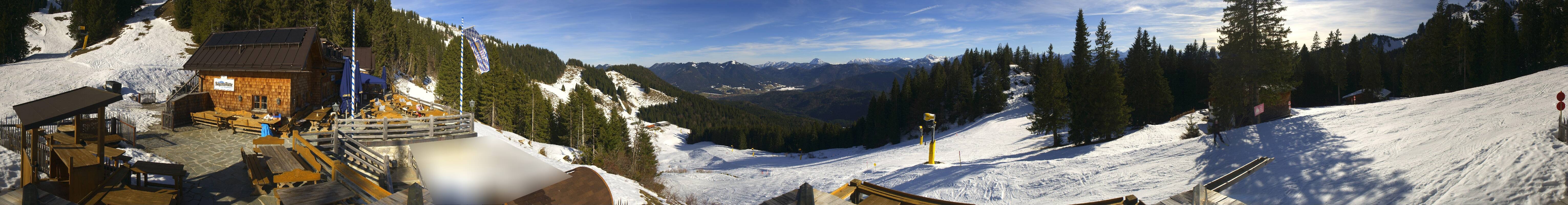 Archived image Webcam Lenggries-Brauneck: Bayern Hütte