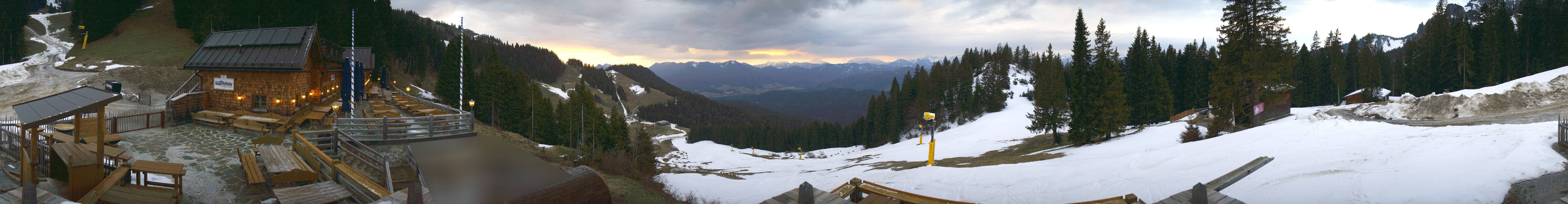 Archived image Webcam Lenggries-Brauneck: Bayern Hütte