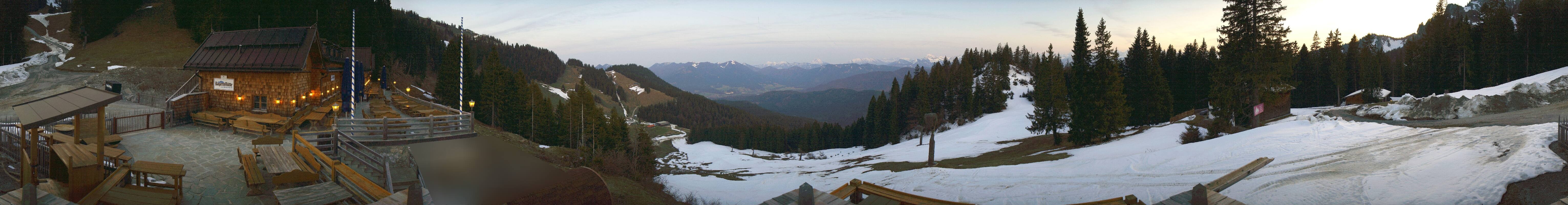 Archived image Webcam Lenggries-Brauneck: Bayern Hütte