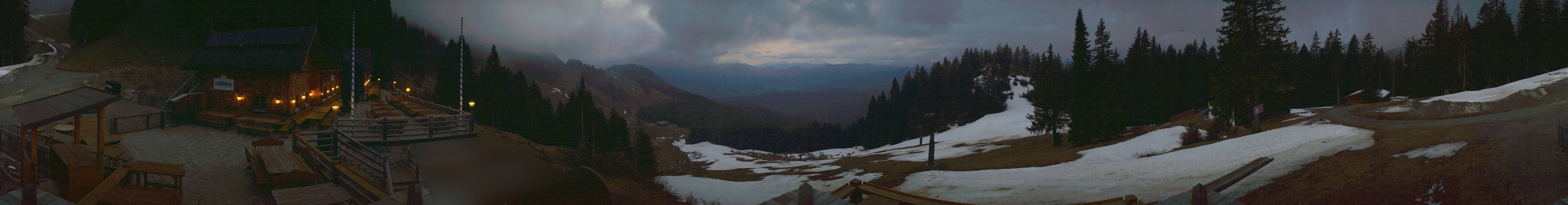 Archived image Webcam Lenggries-Brauneck: Bayern Hütte