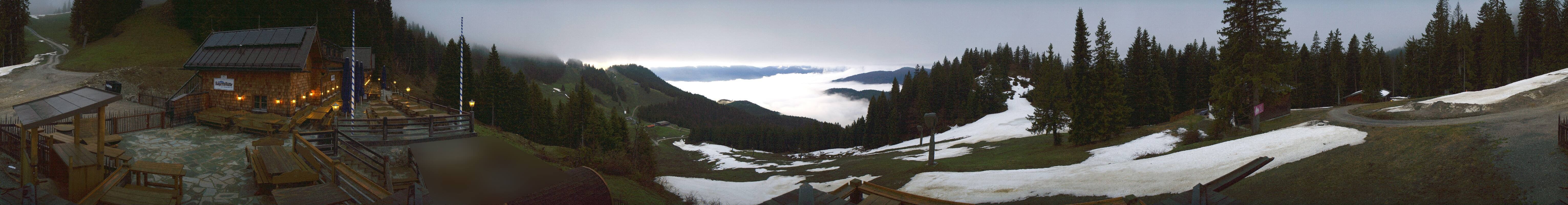 Archived image Webcam Lenggries-Brauneck: Bayern Hütte
