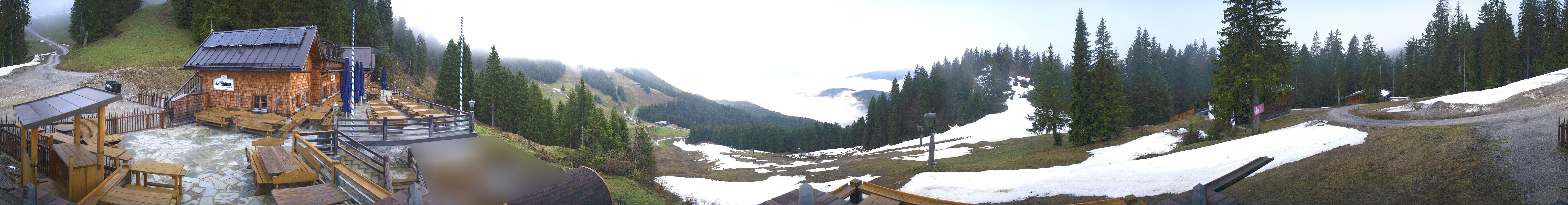 Archived image Webcam Lenggries-Brauneck: Bayern Hütte
