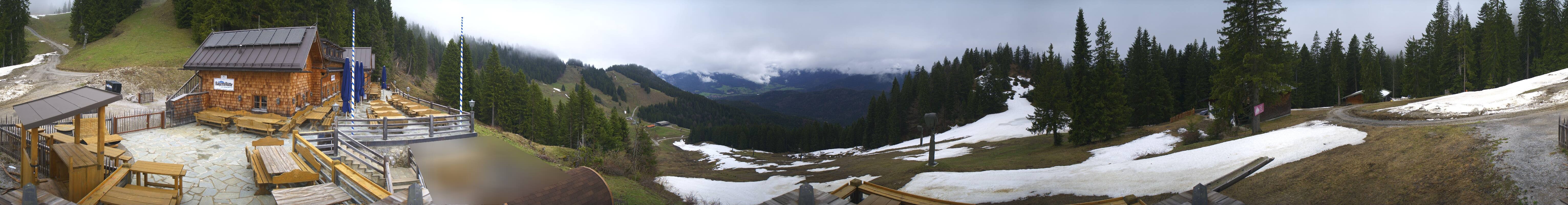 Archived image Webcam Lenggries-Brauneck: Bayern Hütte