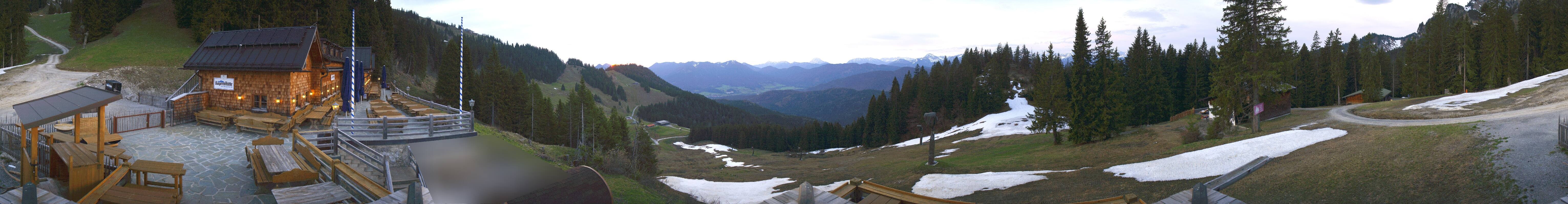 Archived image Webcam Lenggries-Brauneck: Bayern Hütte