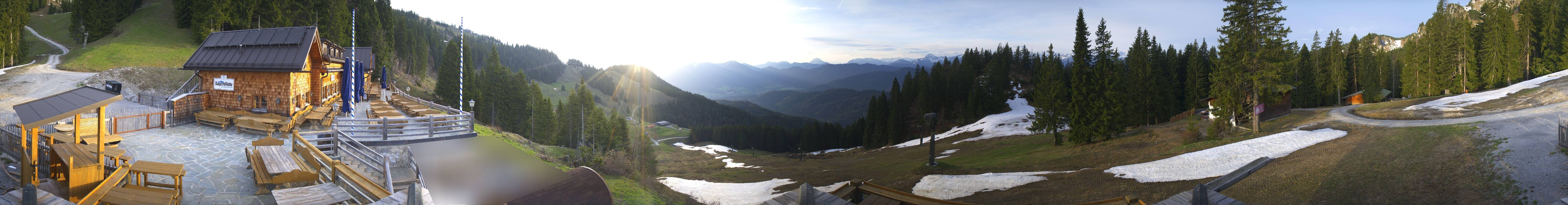 Archived image Webcam Lenggries-Brauneck: Bayern Hütte
