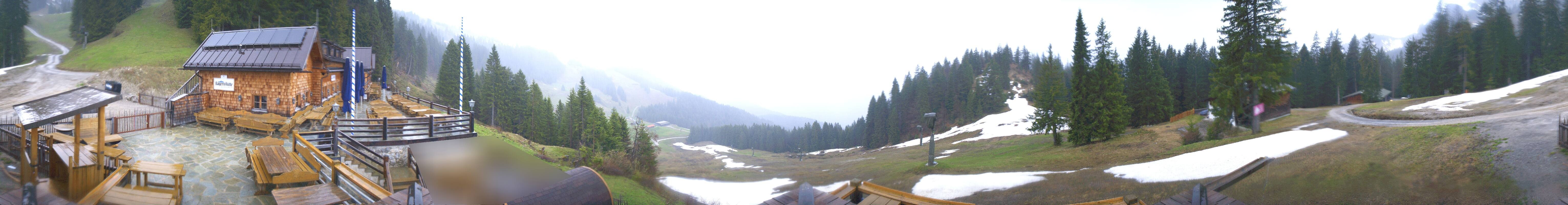 Archived image Webcam Lenggries-Brauneck: Bayern Hütte