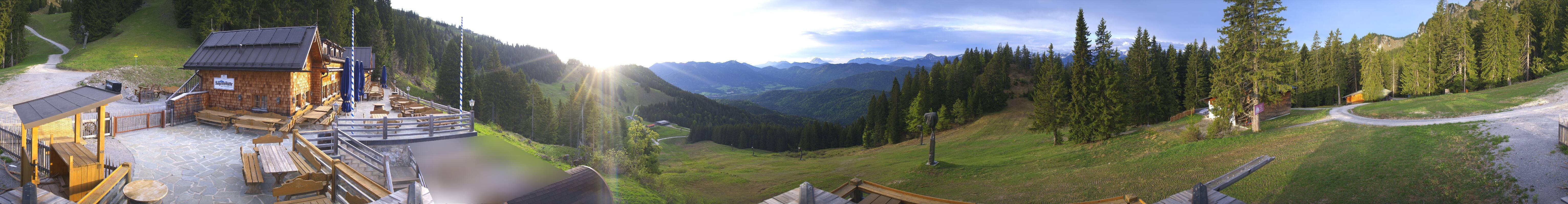 Archived image Webcam Lenggries-Brauneck: Bayern Hütte