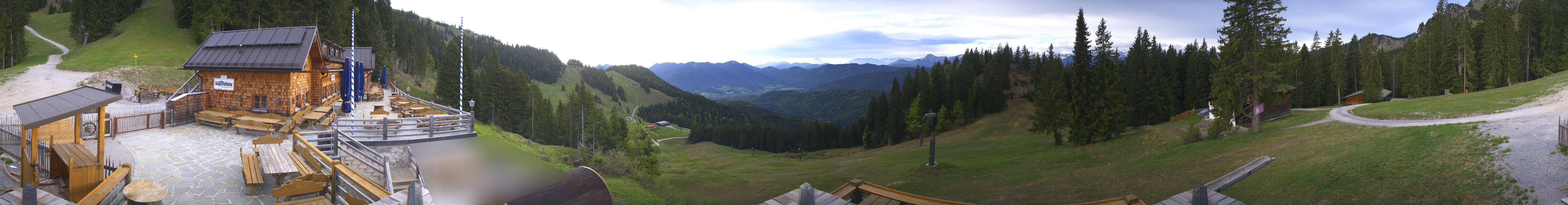 Archived image Webcam Lenggries-Brauneck: Bayern Hütte