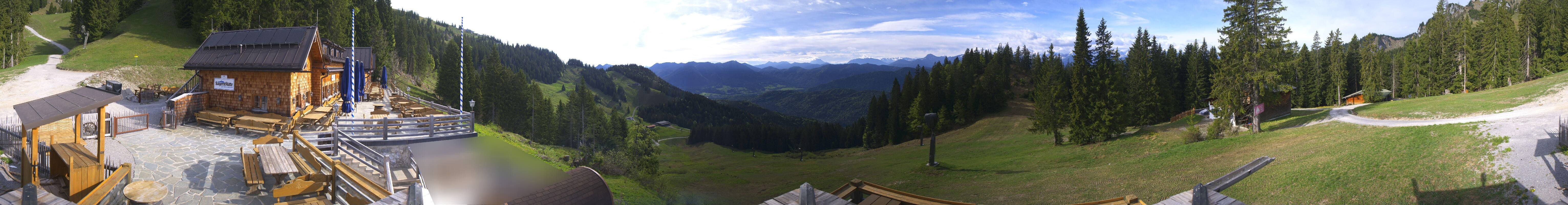 Archived image Webcam Lenggries-Brauneck: Bayern Hütte