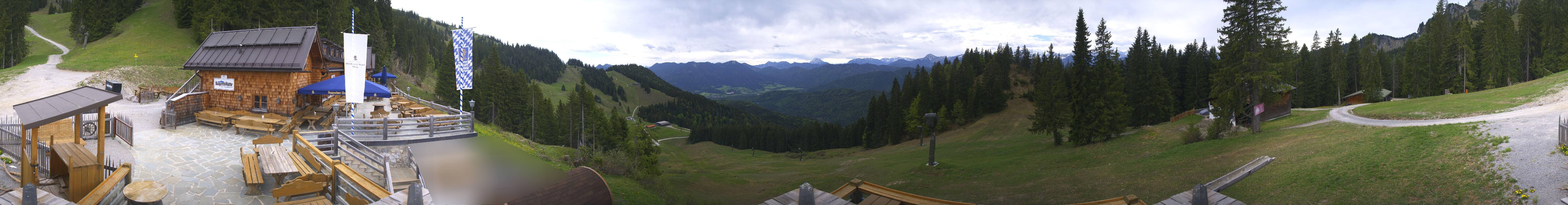 Archived image Webcam Lenggries-Brauneck: Bayern Hütte