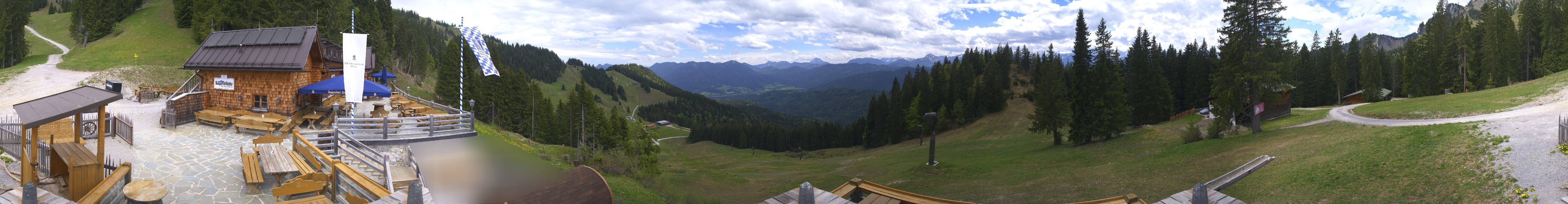 Archived image Webcam Lenggries-Brauneck: Bayern Hütte