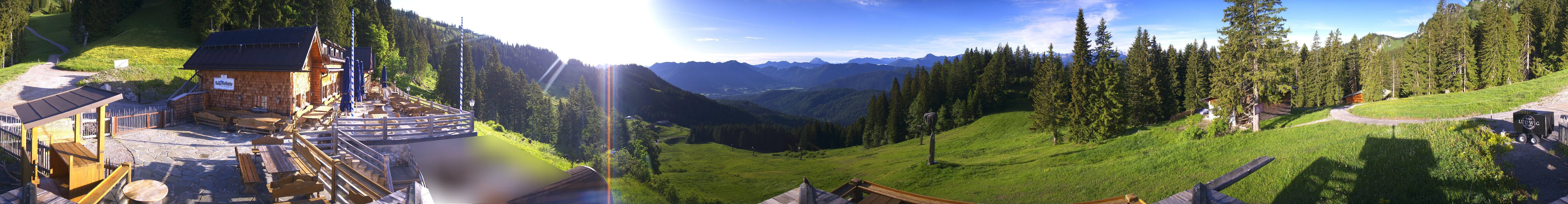 Archived image Webcam Lenggries-Brauneck: Bayern Hütte