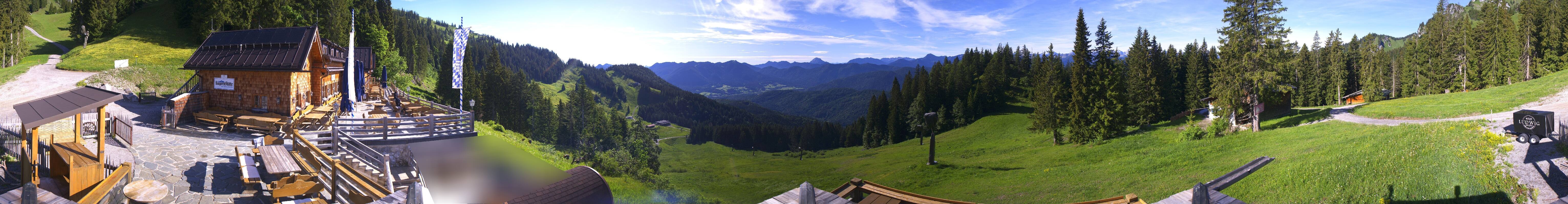 Archived image Webcam Lenggries-Brauneck: Bayern Hütte