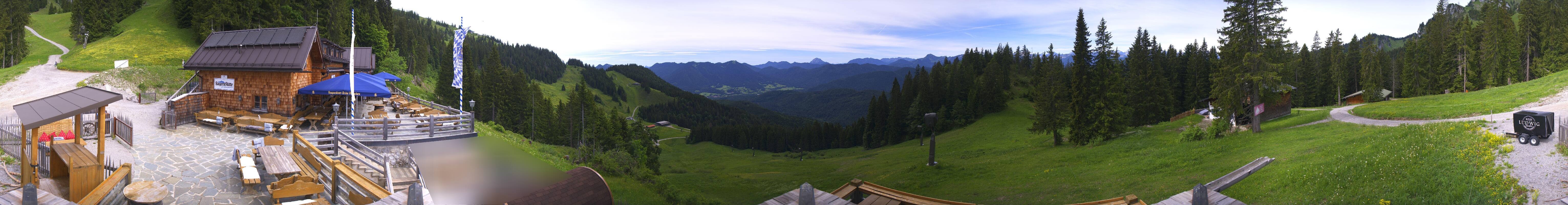 Archived image Webcam Lenggries-Brauneck: Bayern Hütte