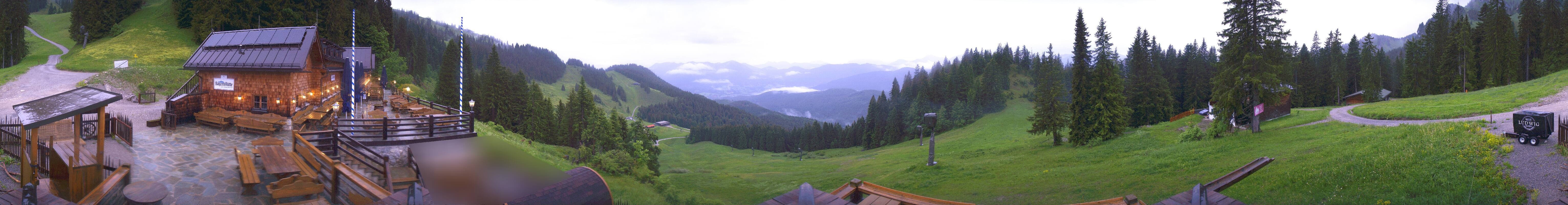 Archived image Webcam Lenggries-Brauneck: Bayern Hütte