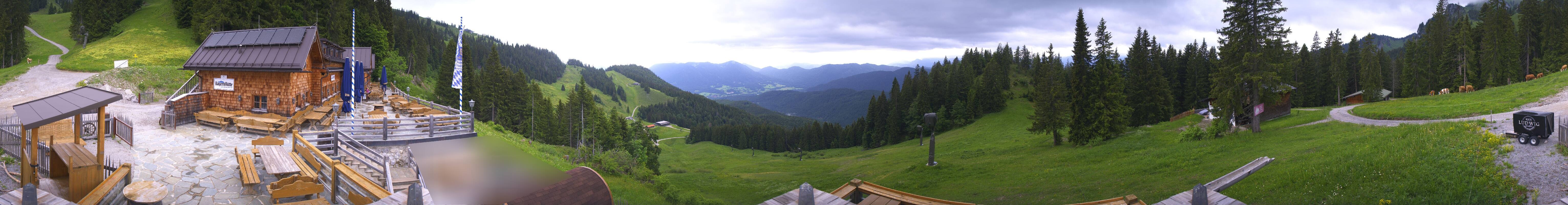 Archived image Webcam Lenggries-Brauneck: Bayern Hütte