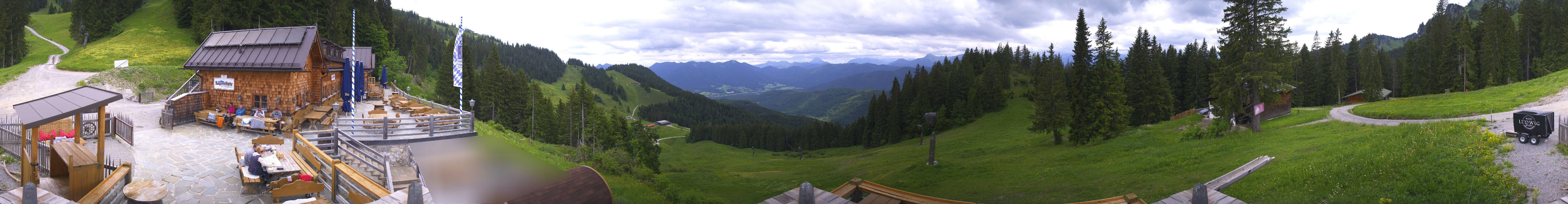 Archived image Webcam Lenggries-Brauneck: Bayern Hütte