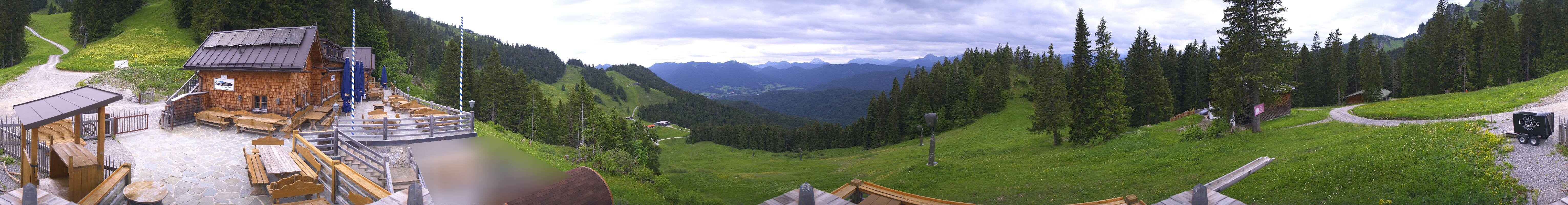 Archived image Webcam Lenggries-Brauneck: Bayern Hütte