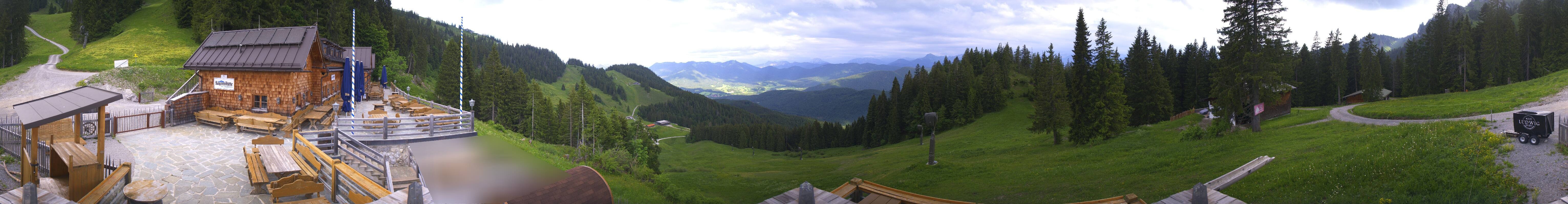 Archived image Webcam Lenggries-Brauneck: Bayern Hütte