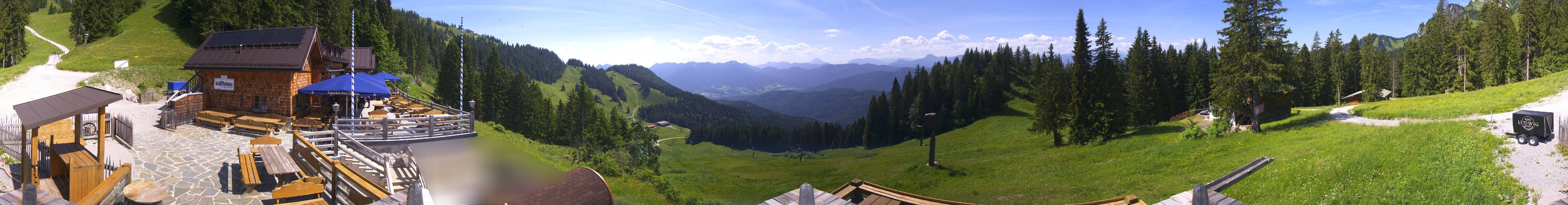 Archived image Webcam Lenggries-Brauneck: Bayern Hütte