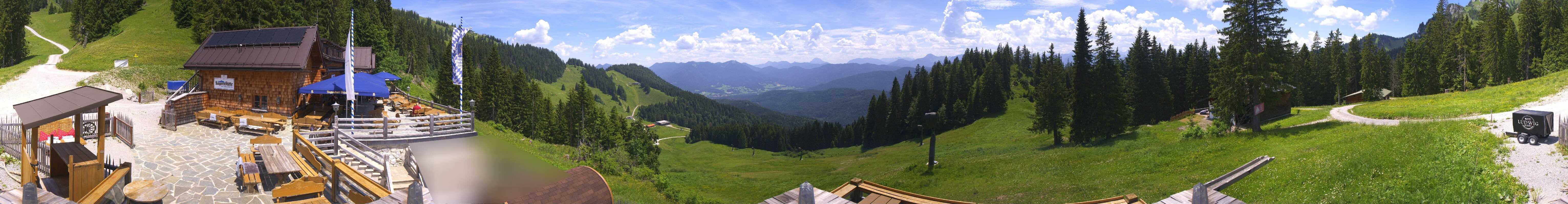 Archived image Webcam Lenggries-Brauneck: Bayern Hütte