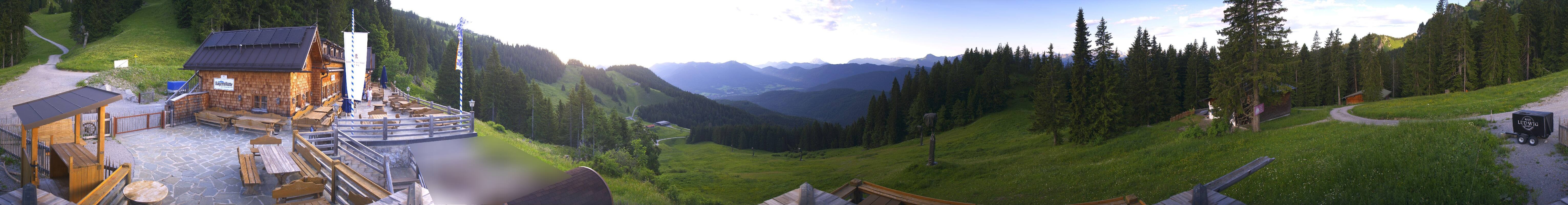 Archived image Webcam Lenggries-Brauneck: Bayern Hütte