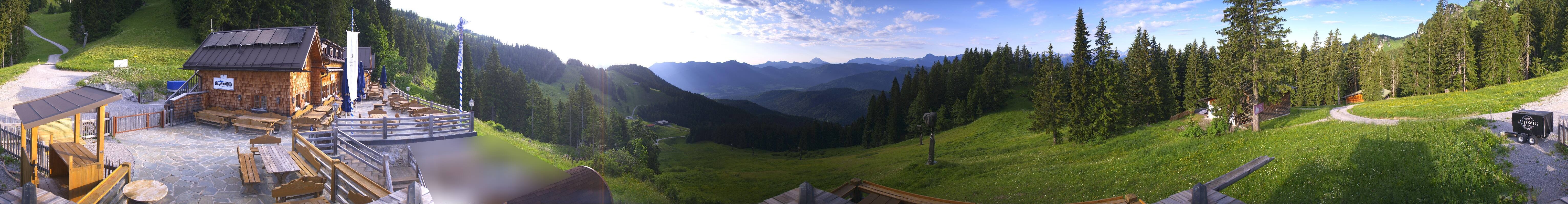 Archived image Webcam Lenggries-Brauneck: Bayern Hütte