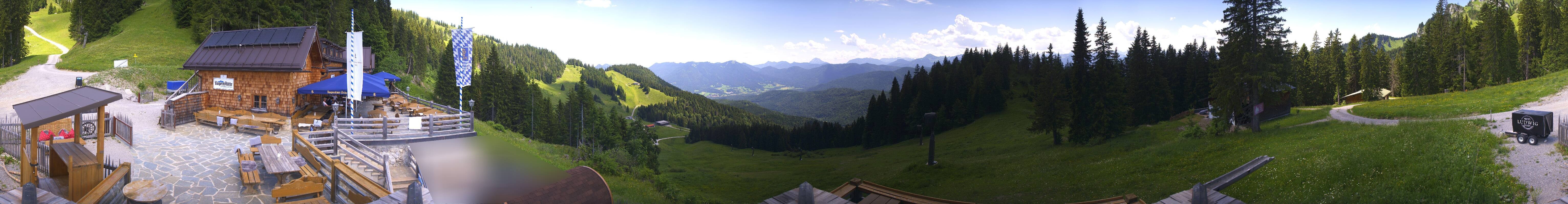 Archived image Webcam Lenggries-Brauneck: Bayern Hütte