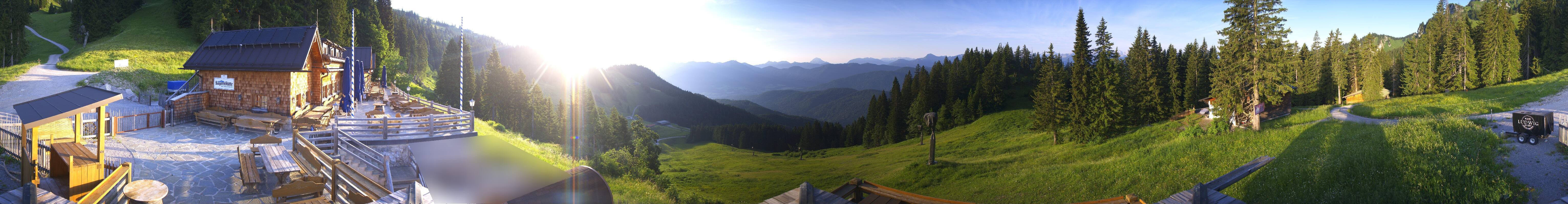 Archived image Webcam Lenggries-Brauneck: Bayern Hütte