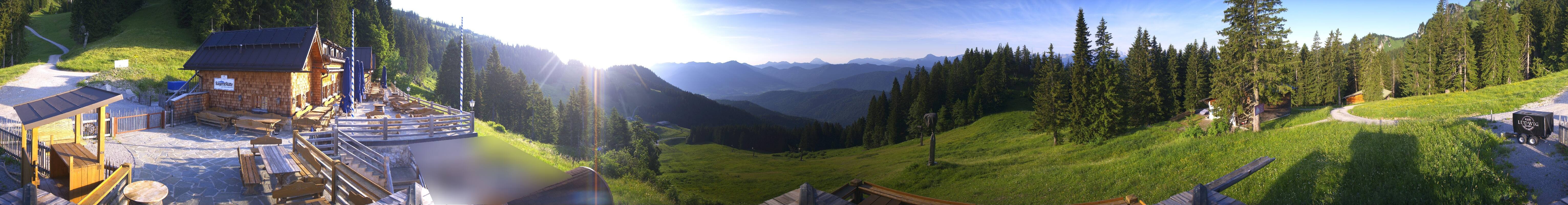 Archived image Webcam Lenggries-Brauneck: Bayern Hütte