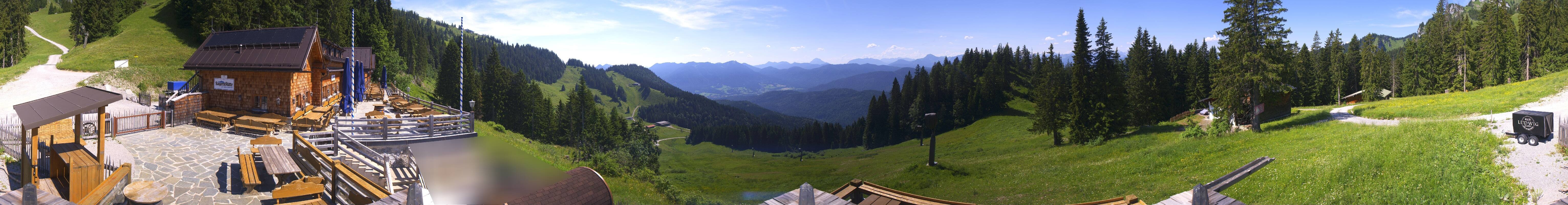 Archived image Webcam Lenggries-Brauneck: Bayern Hütte