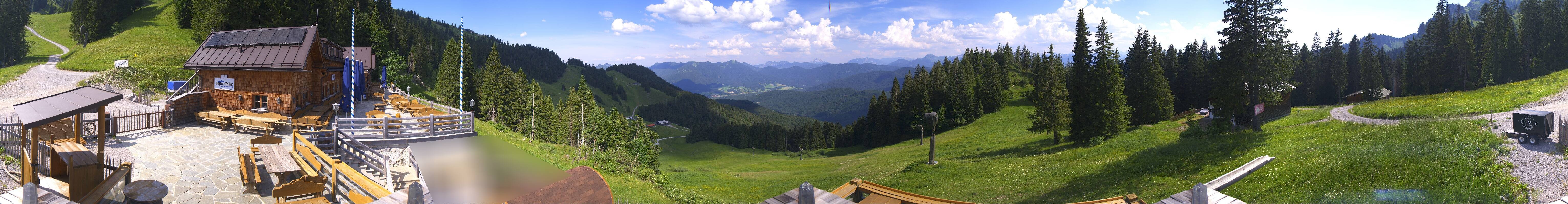 Archived image Webcam Lenggries-Brauneck: Bayern Hütte