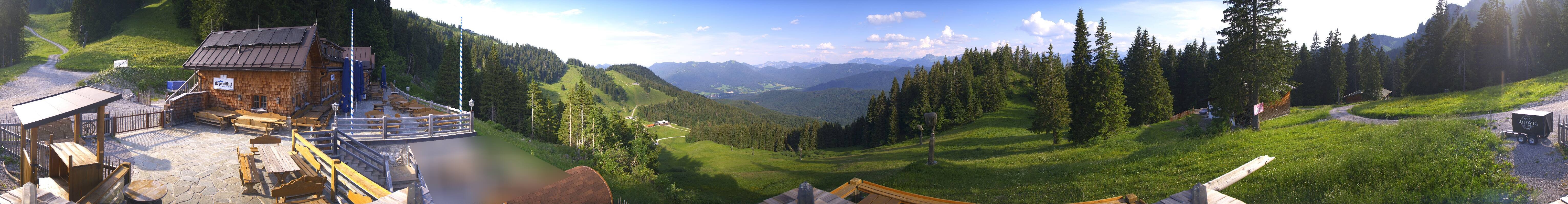 Archived image Webcam Lenggries-Brauneck: Bayern Hütte