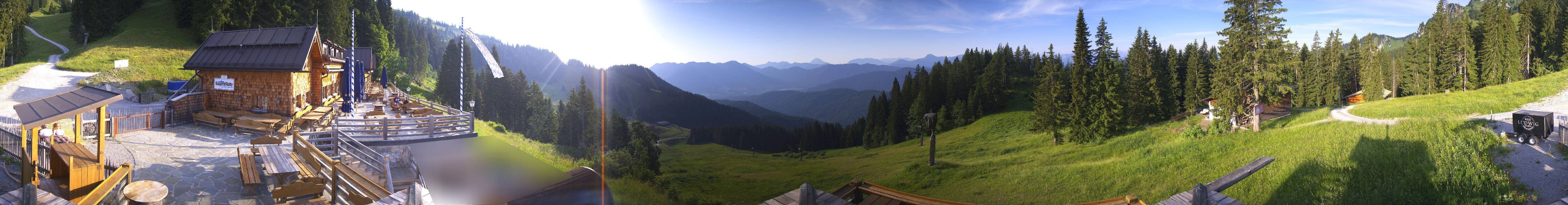 Archived image Webcam Lenggries-Brauneck: Bayern Hütte