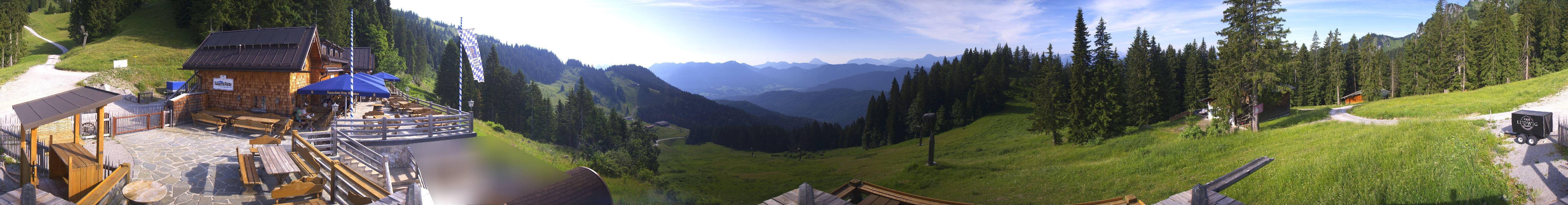 Archived image Webcam Lenggries-Brauneck: Bayern Hütte