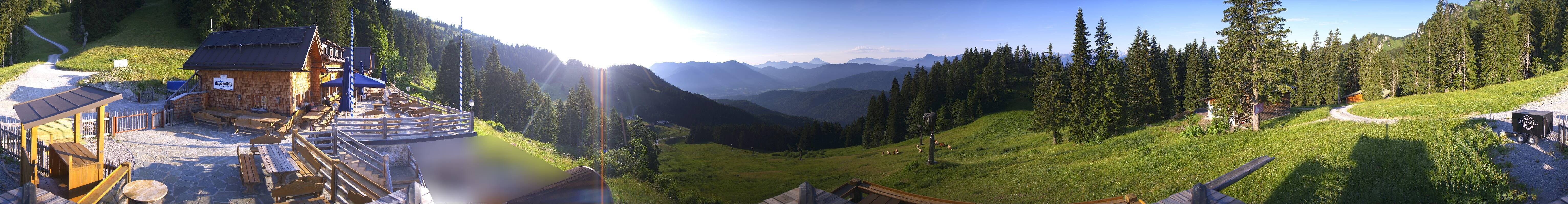 Archived image Webcam Lenggries-Brauneck: Bayern Hütte