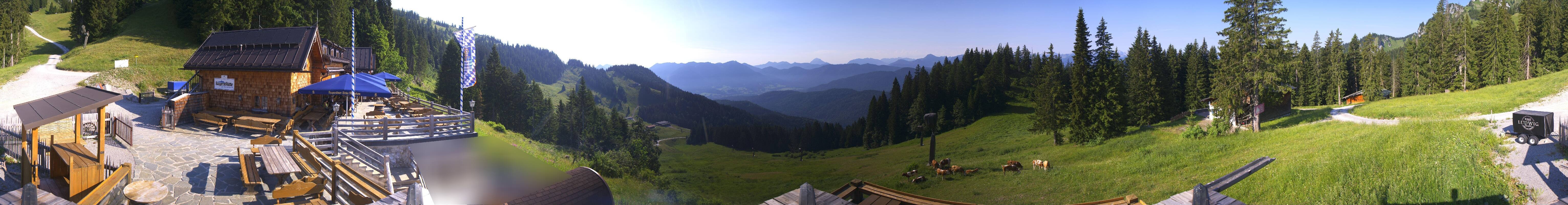 Archived image Webcam Lenggries-Brauneck: Bayern Hütte