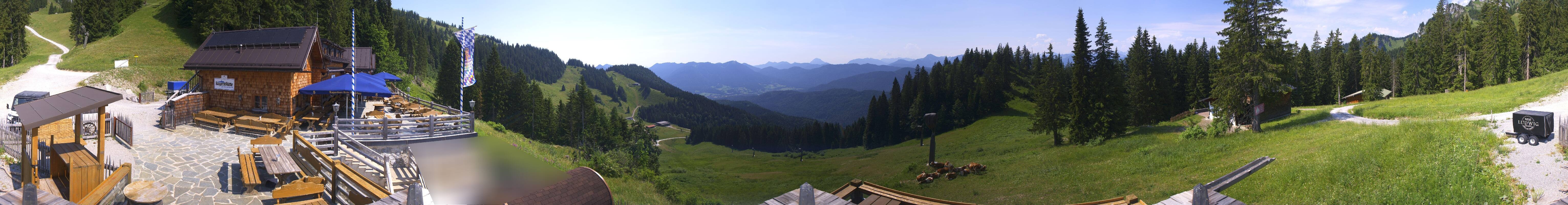Archived image Webcam Lenggries-Brauneck: Bayern Hütte