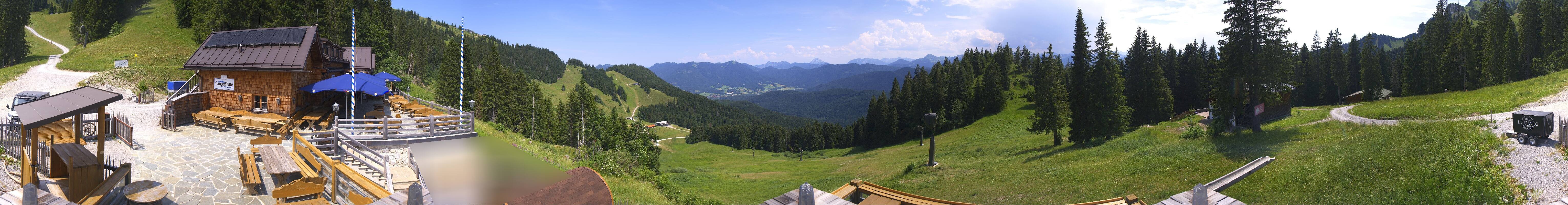 Archived image Webcam Lenggries-Brauneck: Bayern Hütte