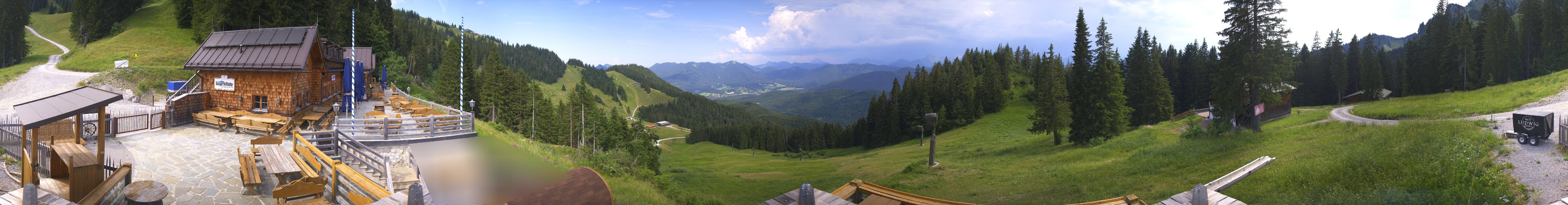 Archived image Webcam Lenggries-Brauneck: Bayern Hütte