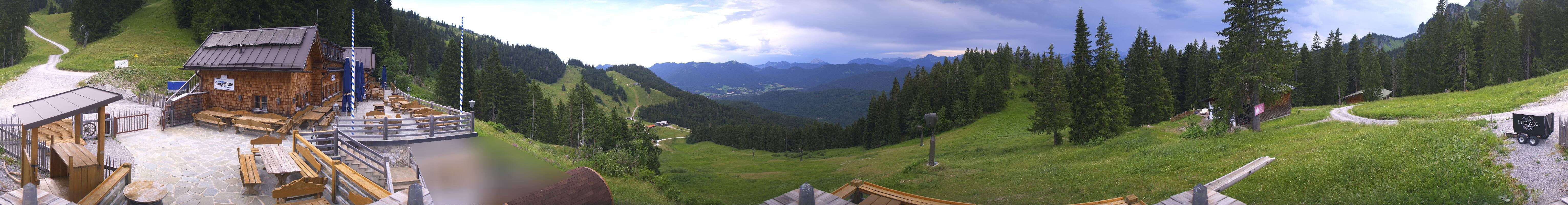 Archived image Webcam Lenggries-Brauneck: Bayern Hütte