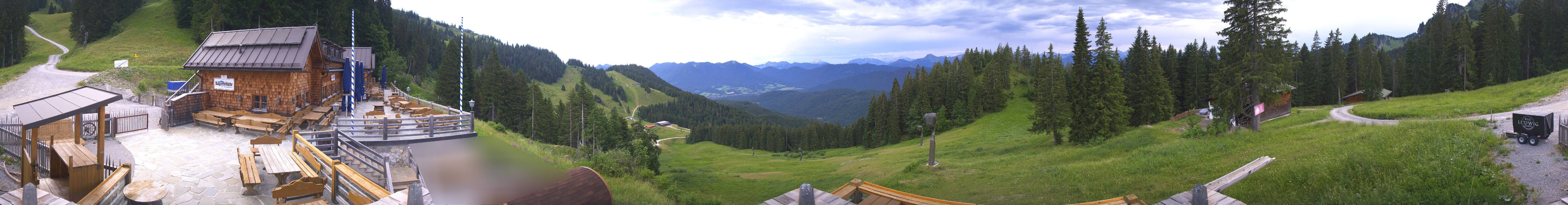 Archived image Webcam Lenggries-Brauneck: Bayern Hütte